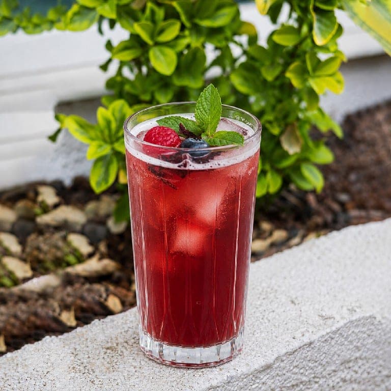 Berry Lavender Lemonade